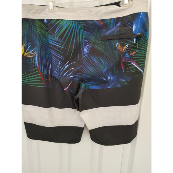 VANS Men's Era Neo Jungle Board Swim Shorts Sz 36 - Picture 2 of 8